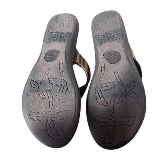 b.o.c Striped Wedge Flip Flops Size 9 - Picture 4 of 6